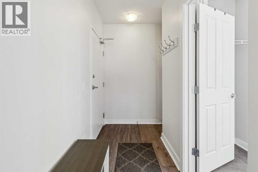 #1007 10 Brentwood Common NW - 13