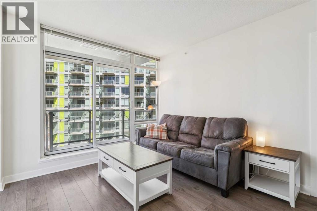 #1007 10 Brentwood Common NW - 5