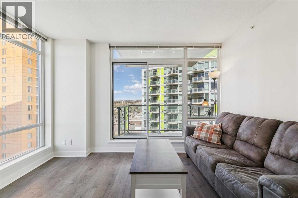#1007 10 Brentwood Common NW - 4