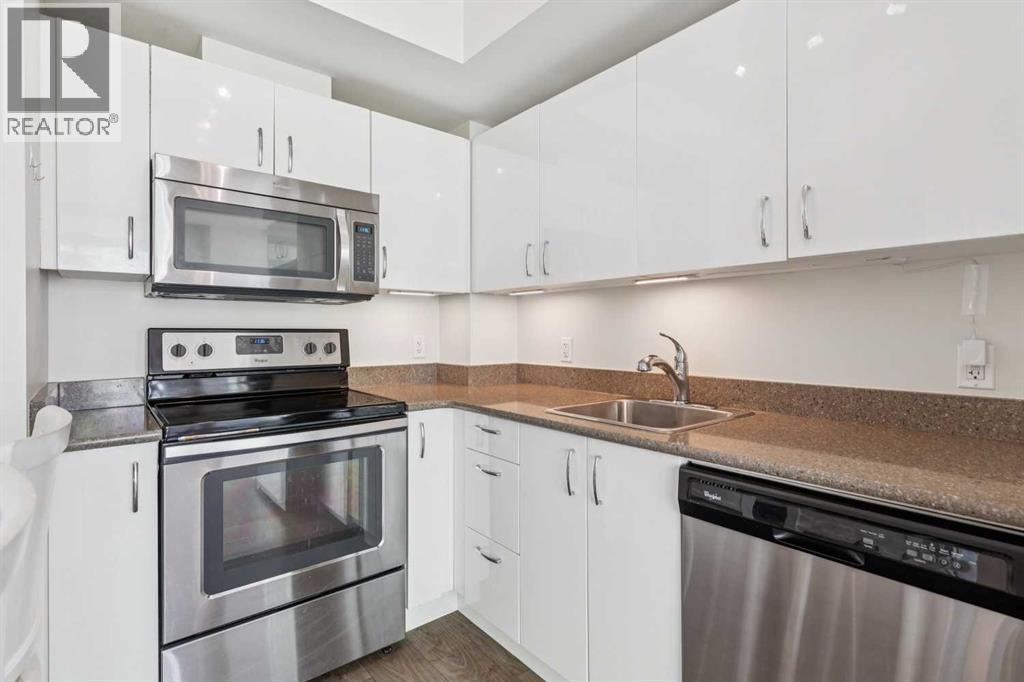 #1007 10 Brentwood Common NW - 9
