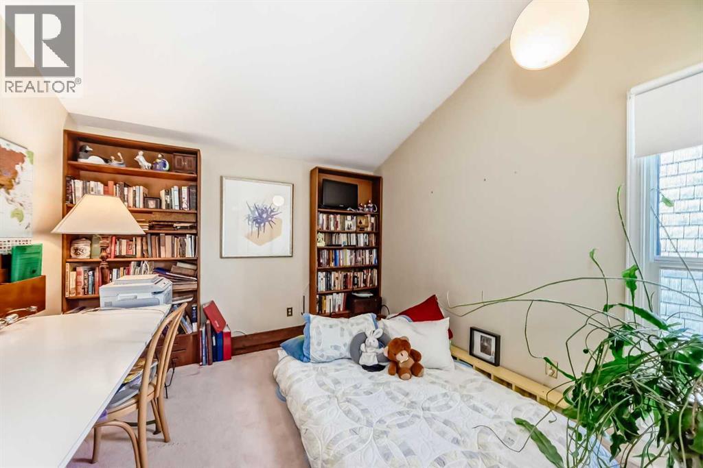 400 Brae Glen Crescent SW - 26