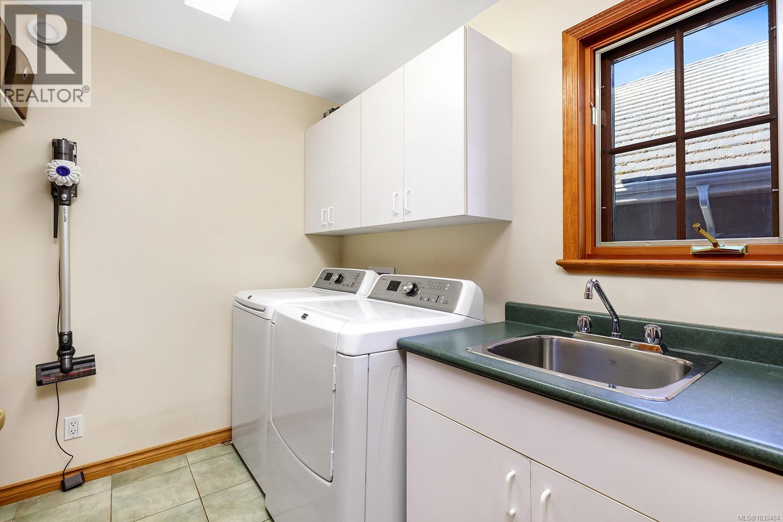 3331 Royal Vista Way - 33