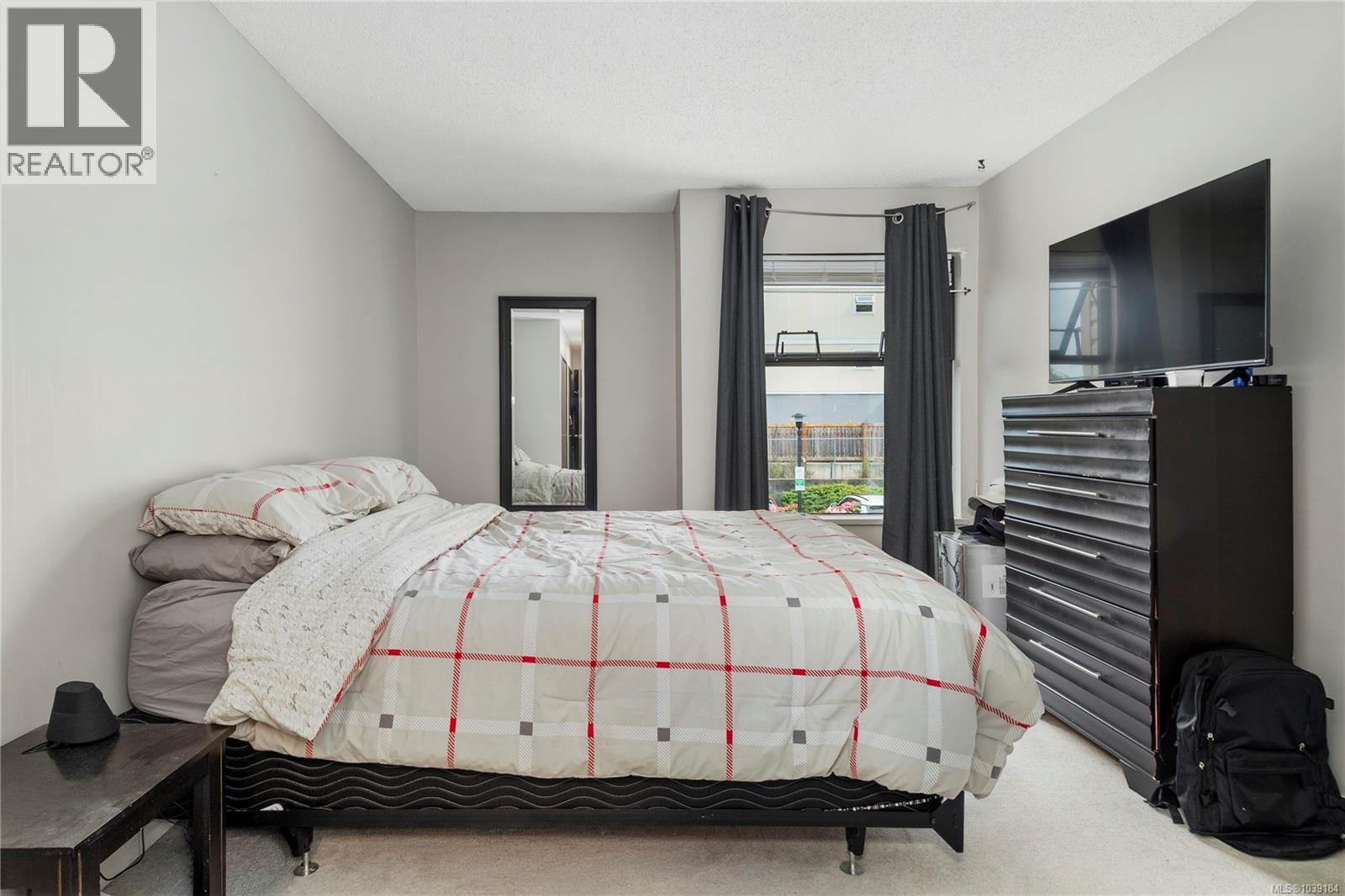 #210 585 Dogwood St - 11
