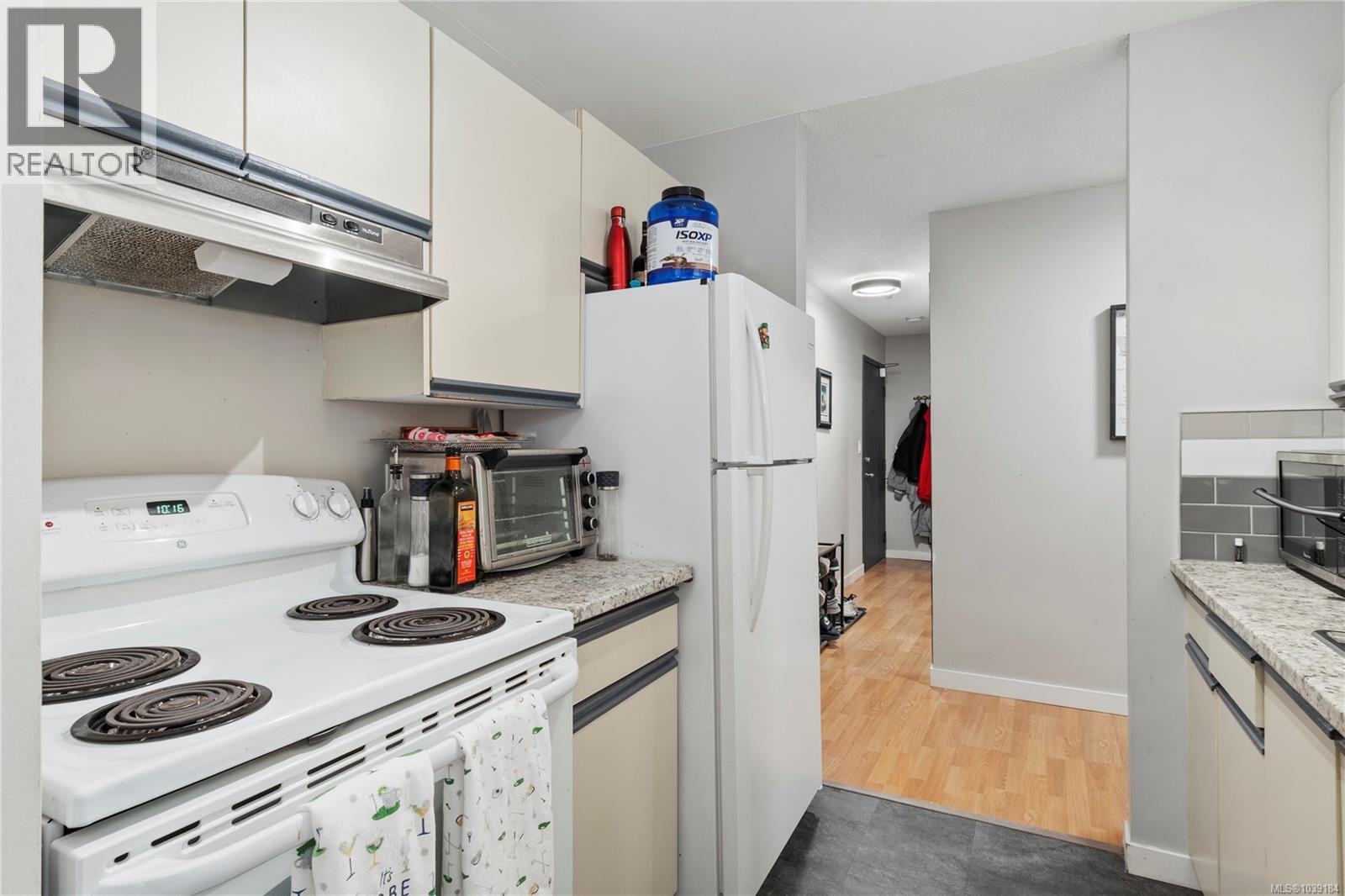 #210 585 Dogwood St - 7