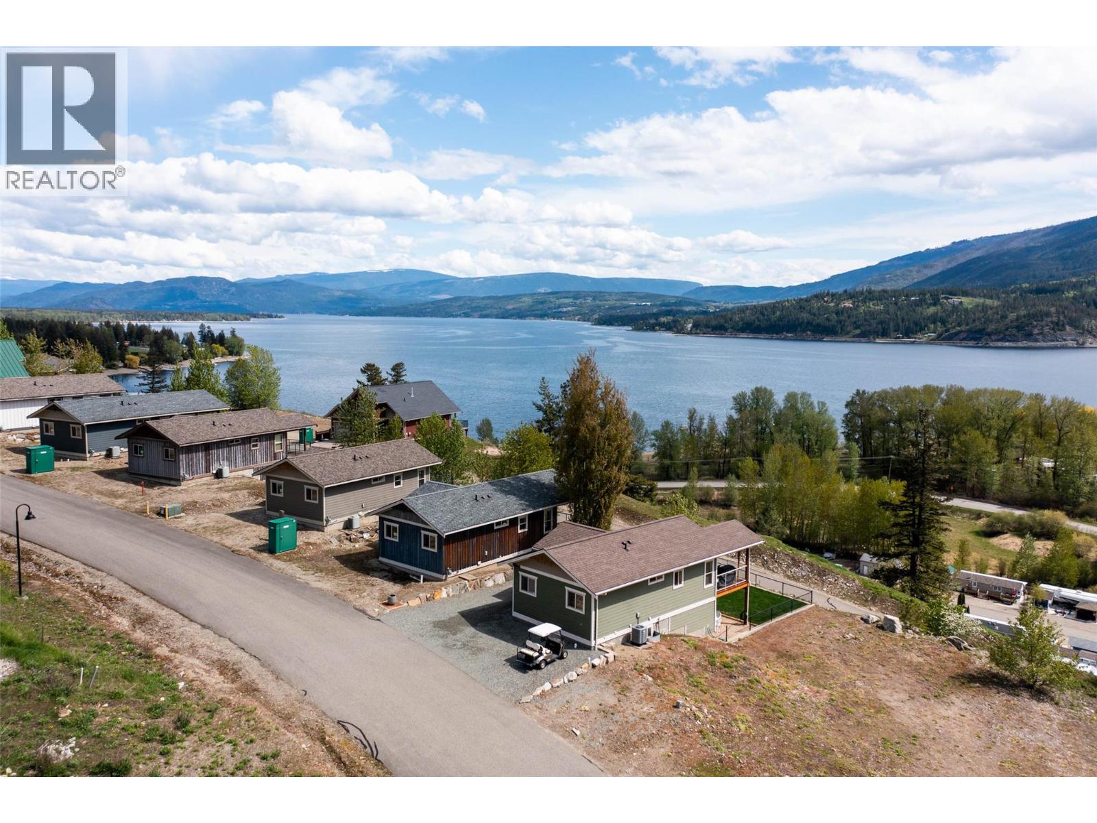 #184 2633 Squilax Anglemont Road - 29