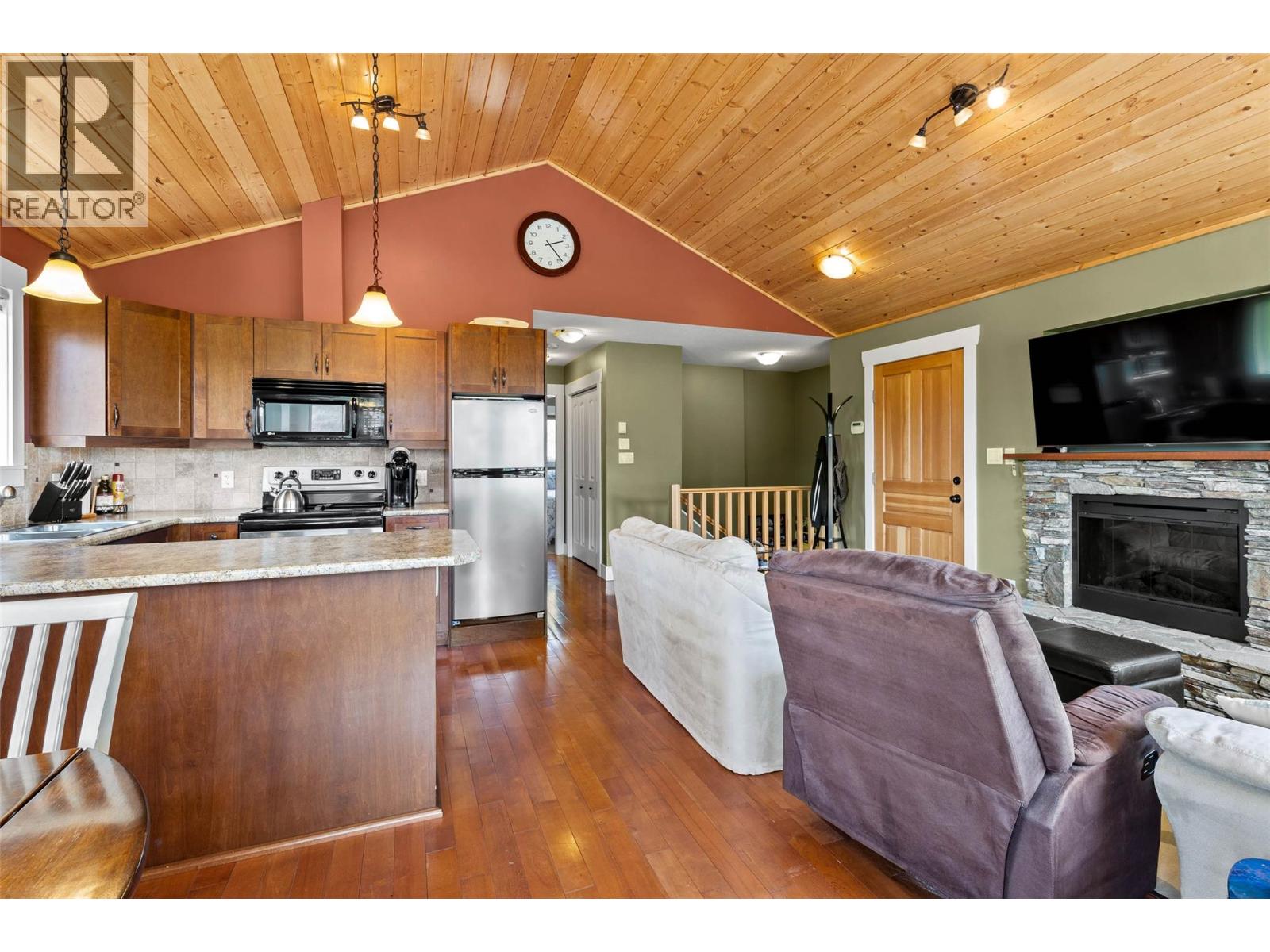 #184 2633 Squilax Anglemont Road - 15