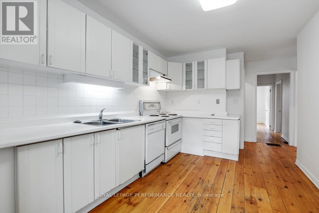 152 IVY CRESCENT - 11