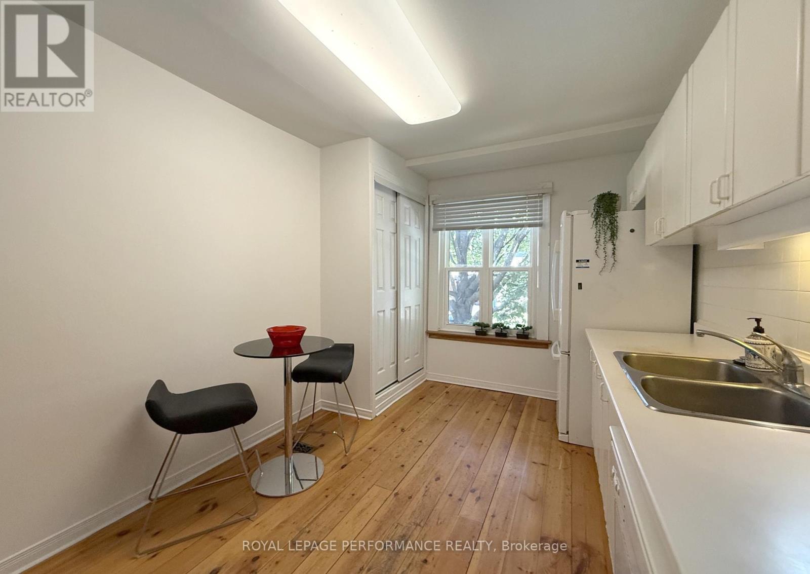152 IVY CRESCENT - 13