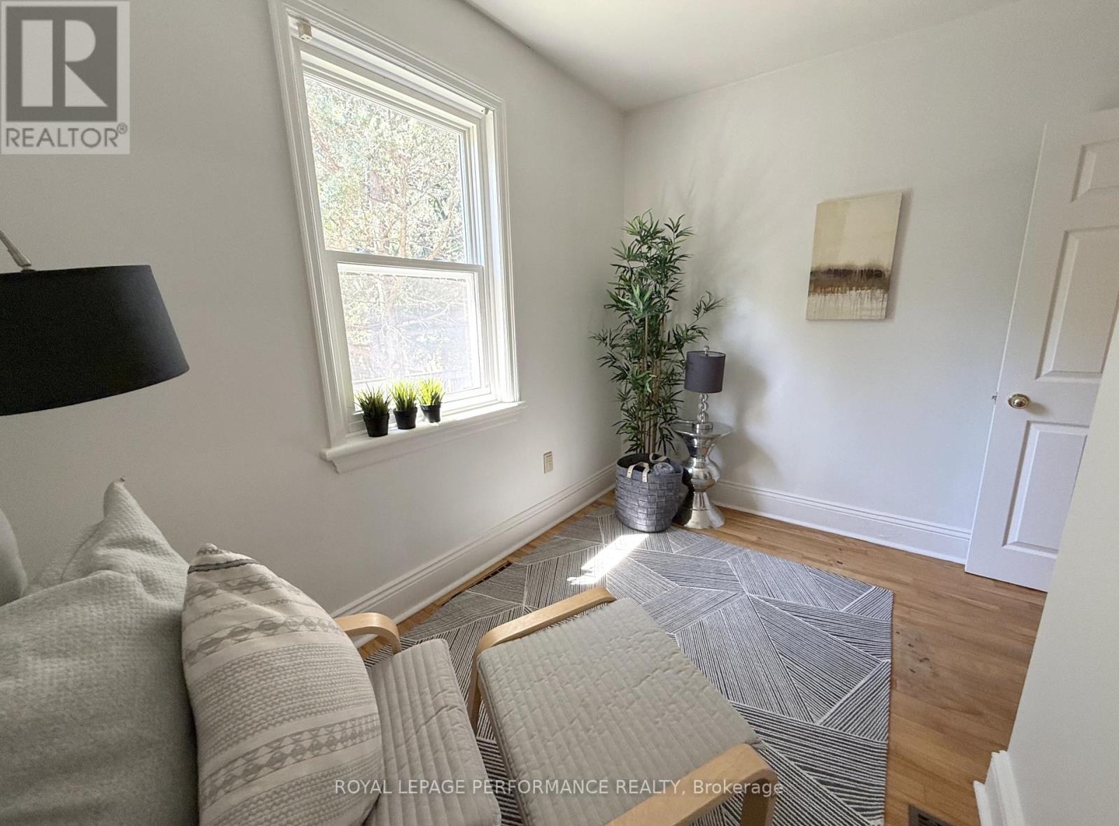 152 IVY CRESCENT - 19