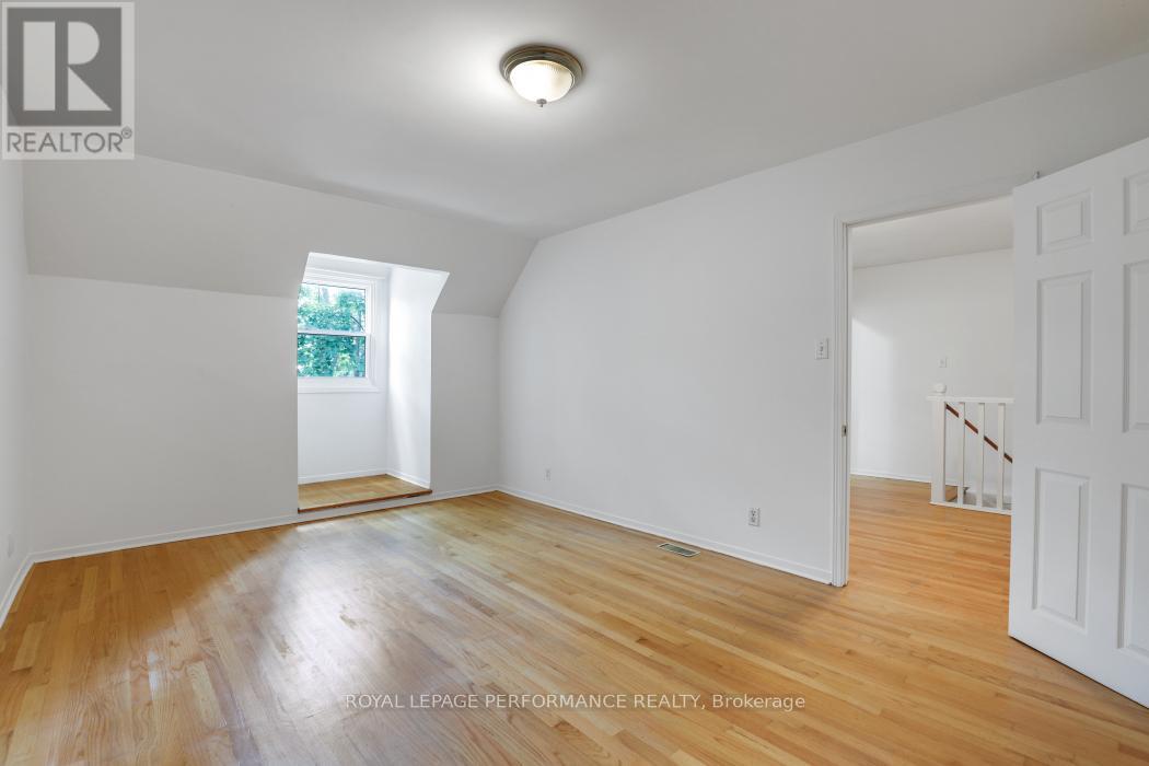 152 IVY CRESCENT - 24
