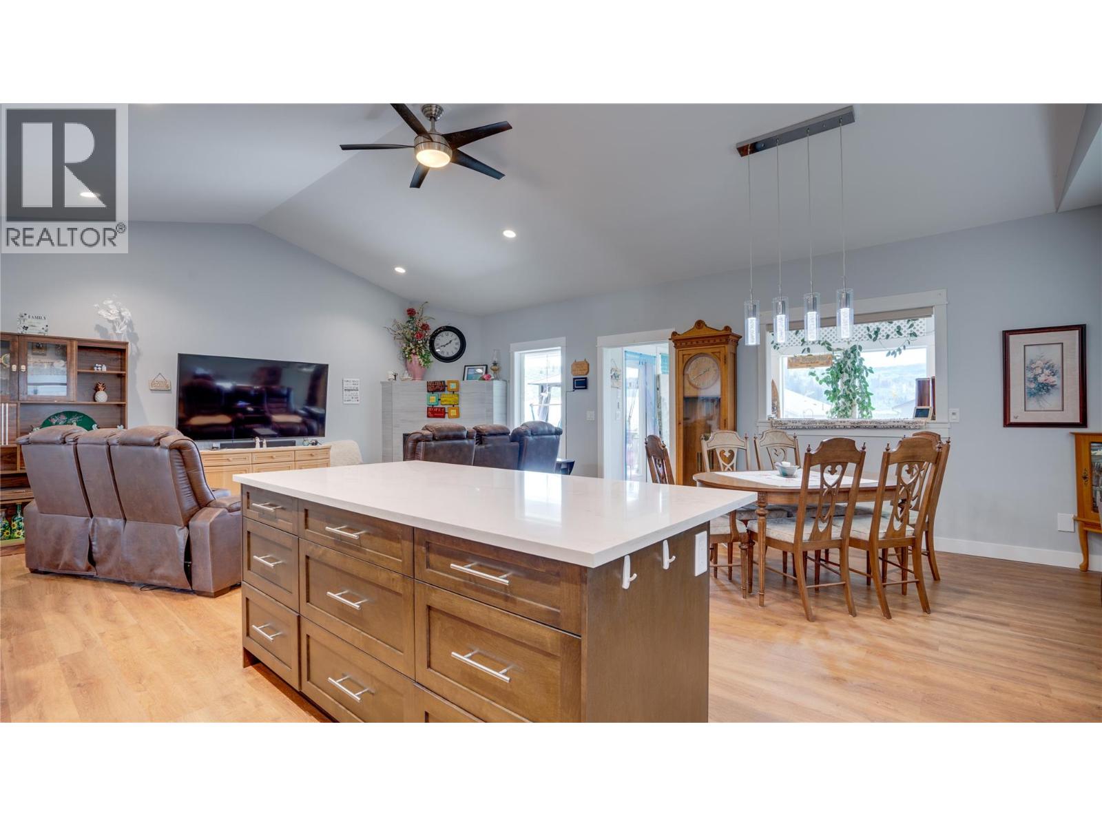 903 9 Avenue, Vernon