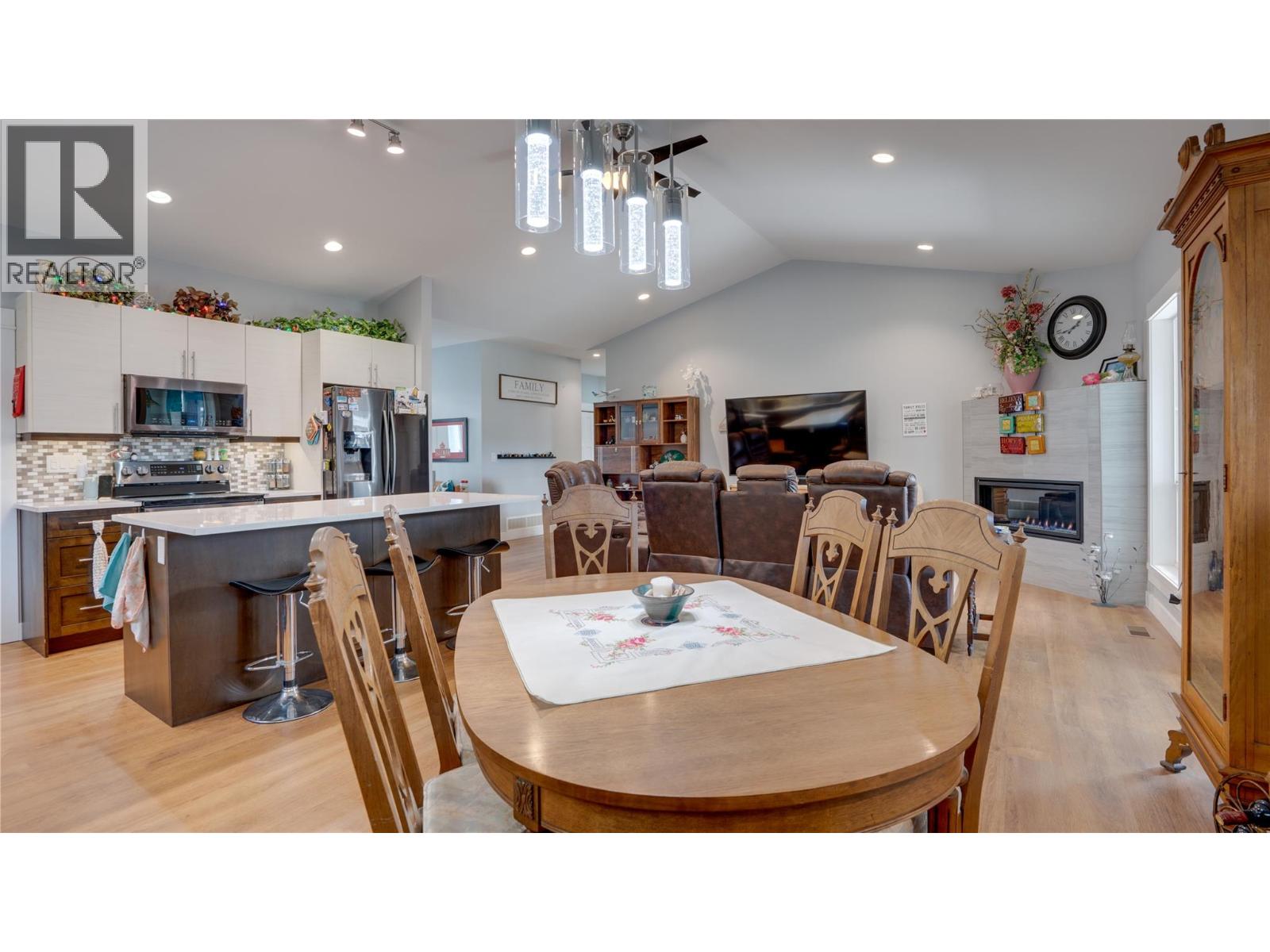 903 9 Avenue - 13