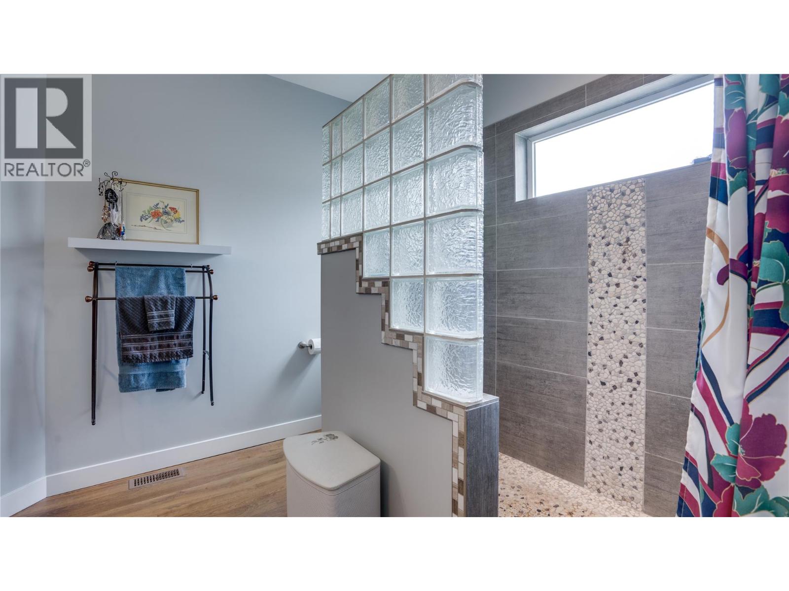 903 9 Avenue - 32