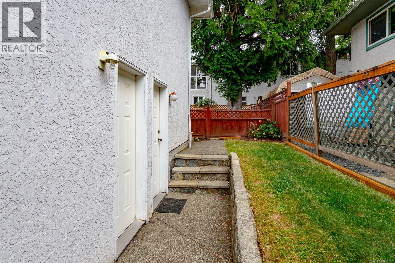 598 Tait St - 37