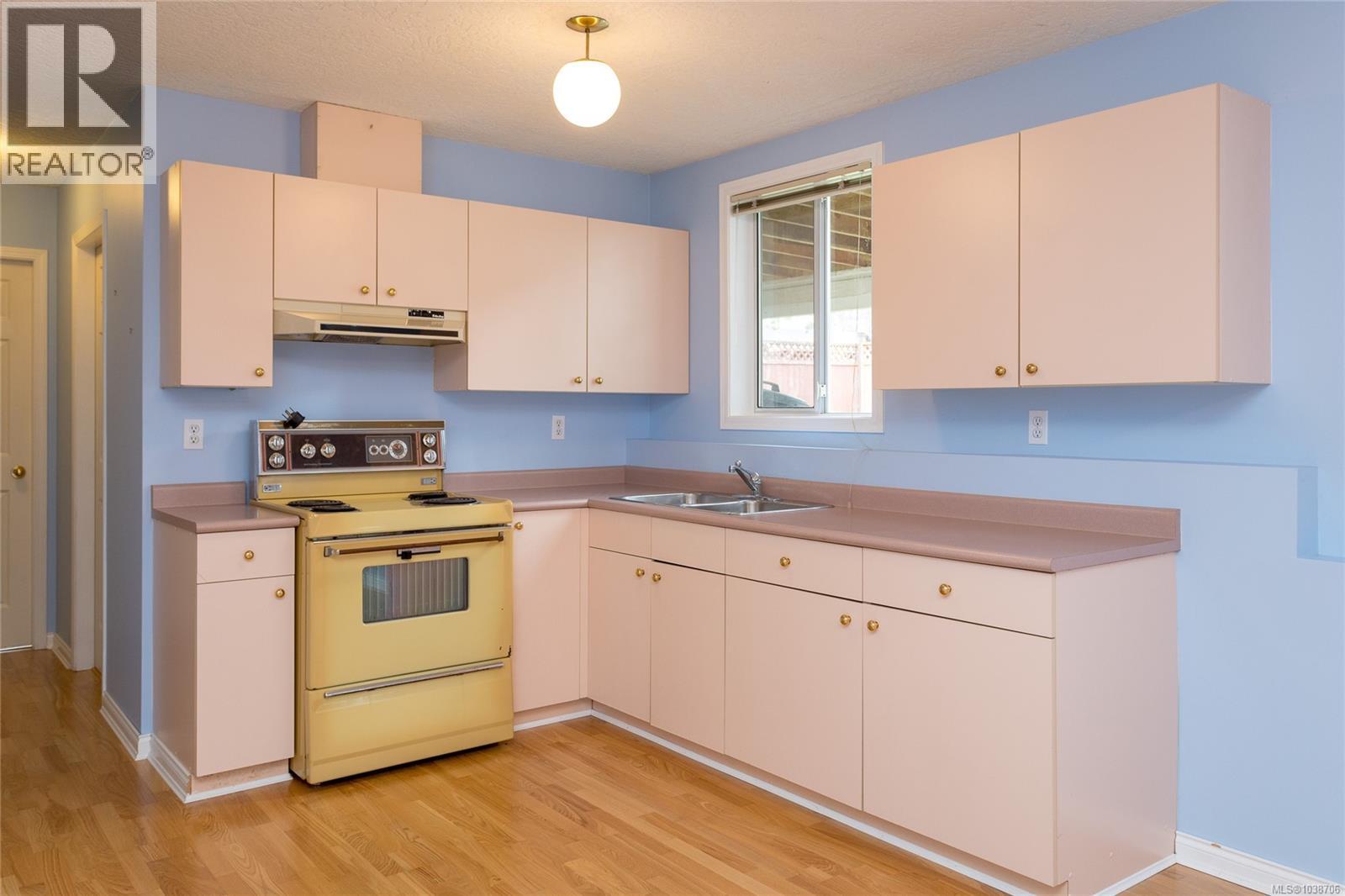 598 Tait St - 41