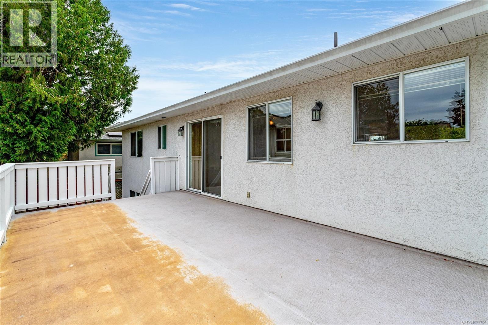598 Tait St - 49