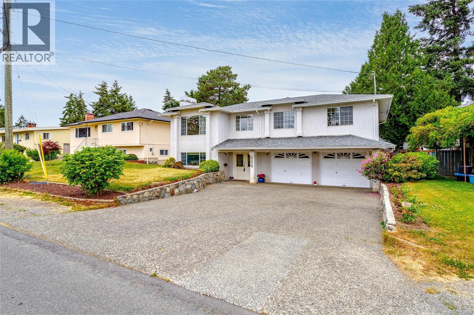 598 Tait St - 8