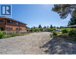 914 Mcnaughton Ave, Esquimalt, BC V9A4H1 Photo 13
