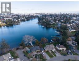 914 Mcnaughton Ave, Esquimalt, BC V9A4H1 Photo 16