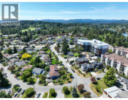 914 Mcnaughton Ave, Esquimalt, BC V9A4H1 Photo 21