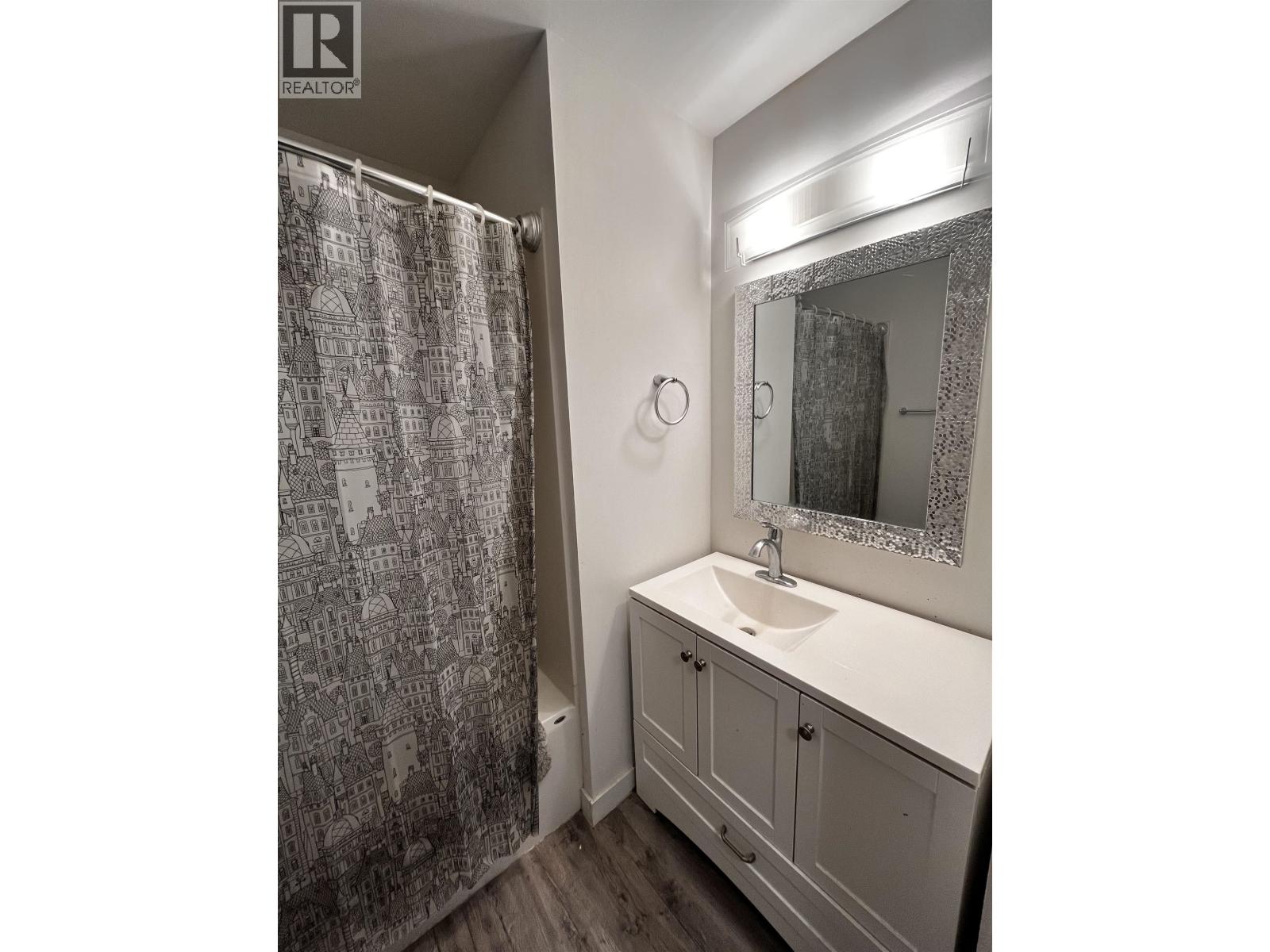 1332 DIEFENBAKER DRIVE - 8