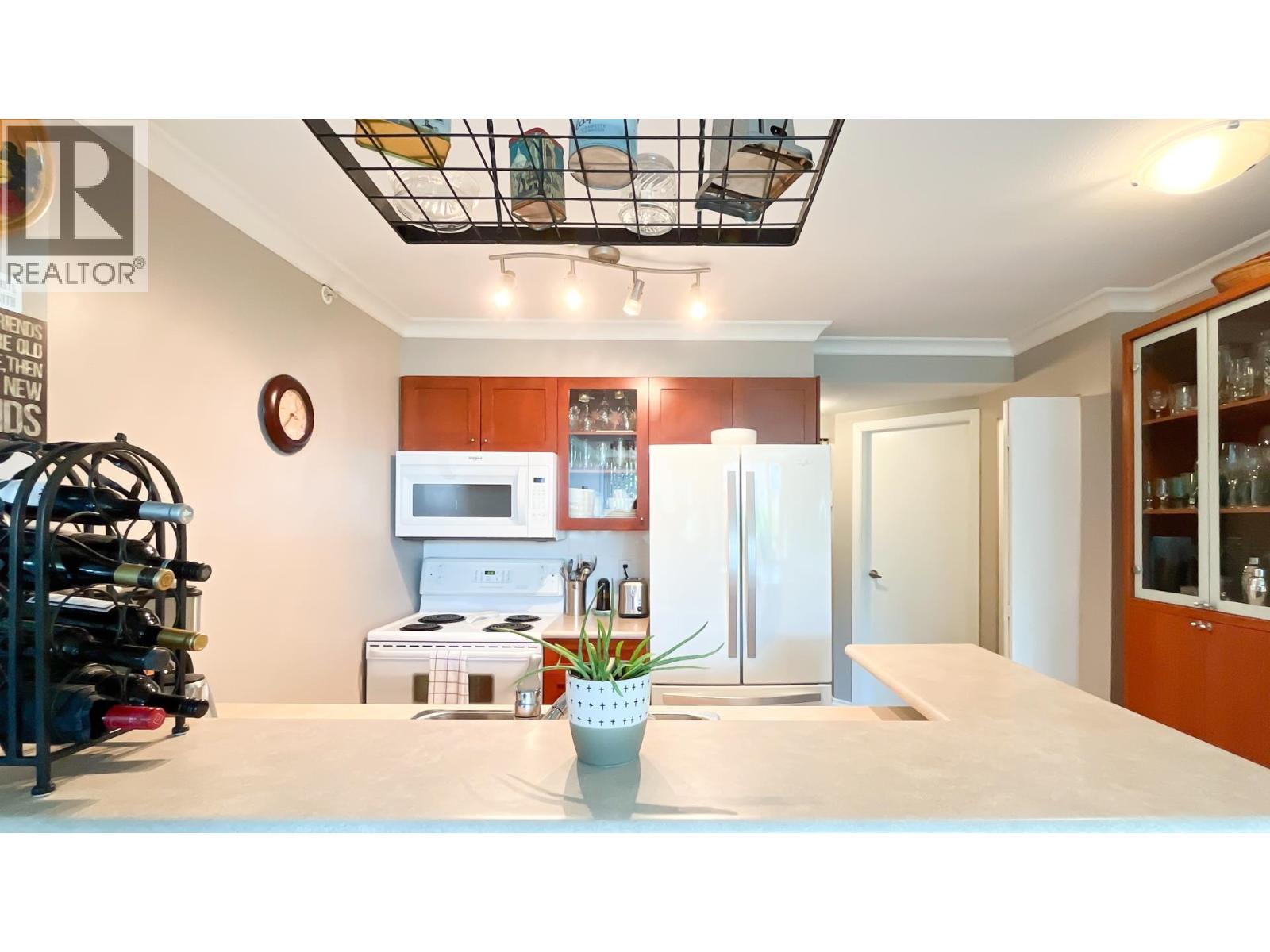 206 2733 CHANDLERY PLACE, Vancouver