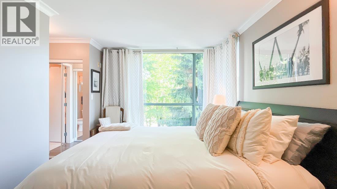 206 2733 CHANDLERY PLACE, Vancouver