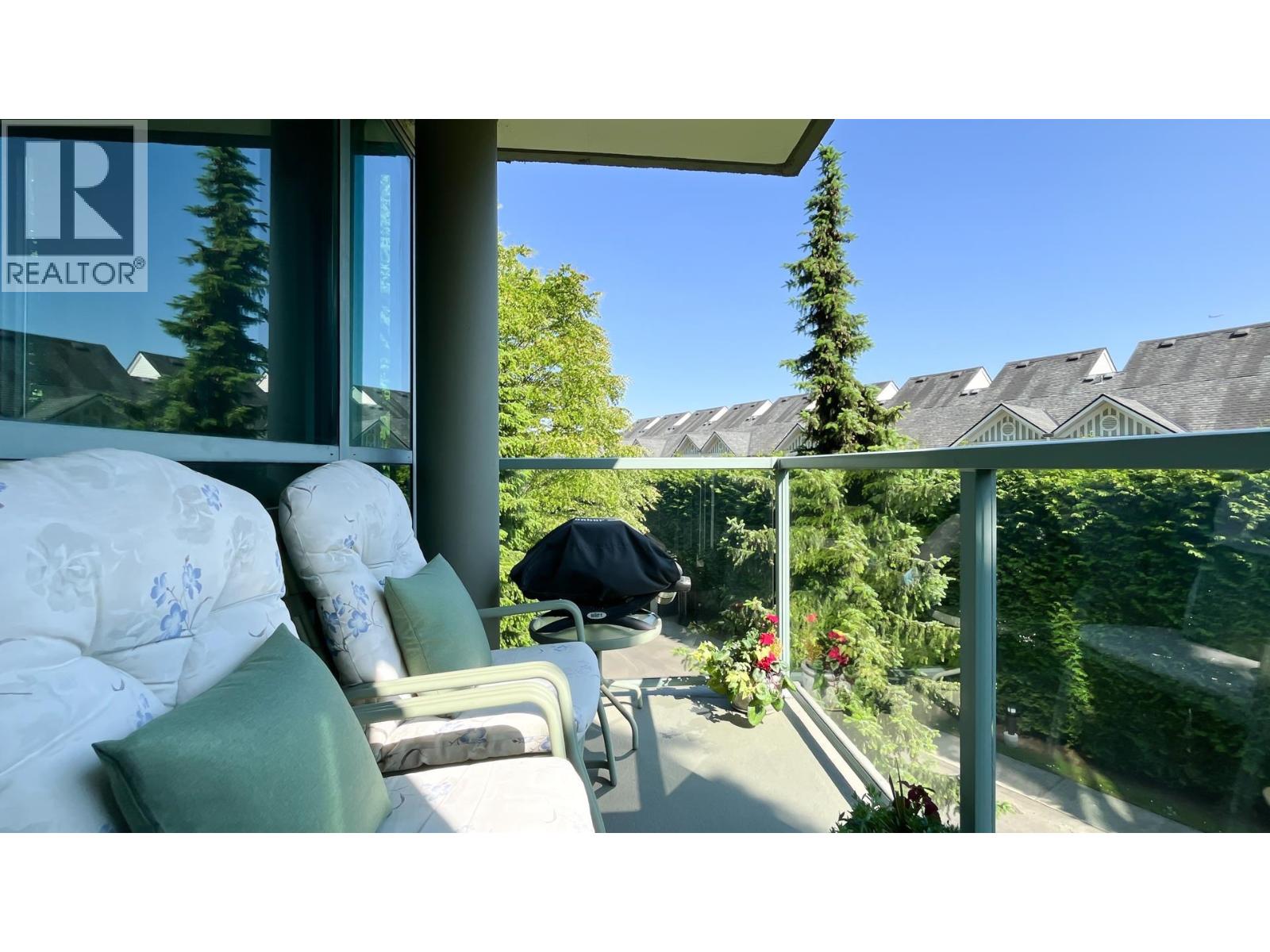 206 2733 CHANDLERY PLACE, Vancouver