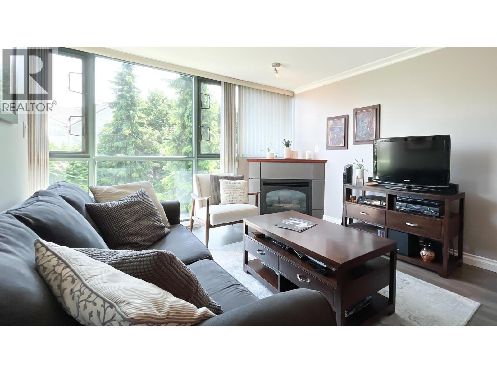206 2733 CHANDLERY PLACE, Vancouver