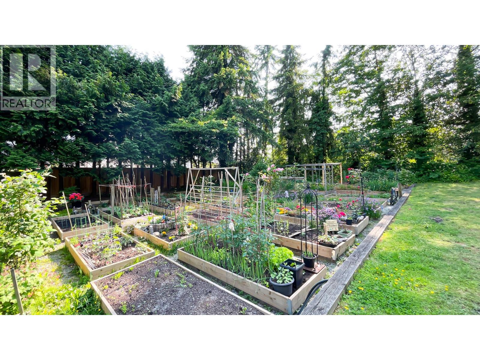 206 2733 CHANDLERY PLACE, Vancouver