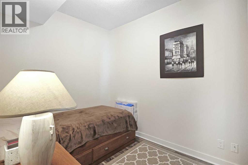 #904 10 Brentwood Common NW - 16