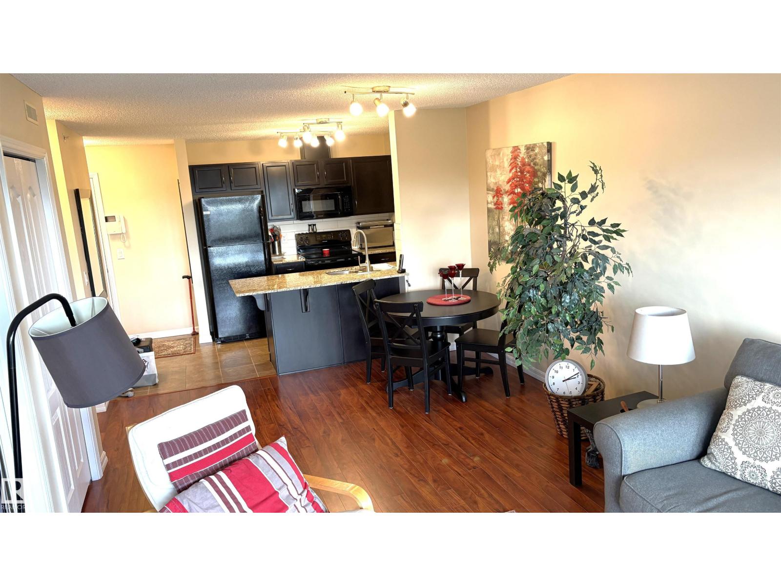 #402 273 CHARLOTTE WY - 13