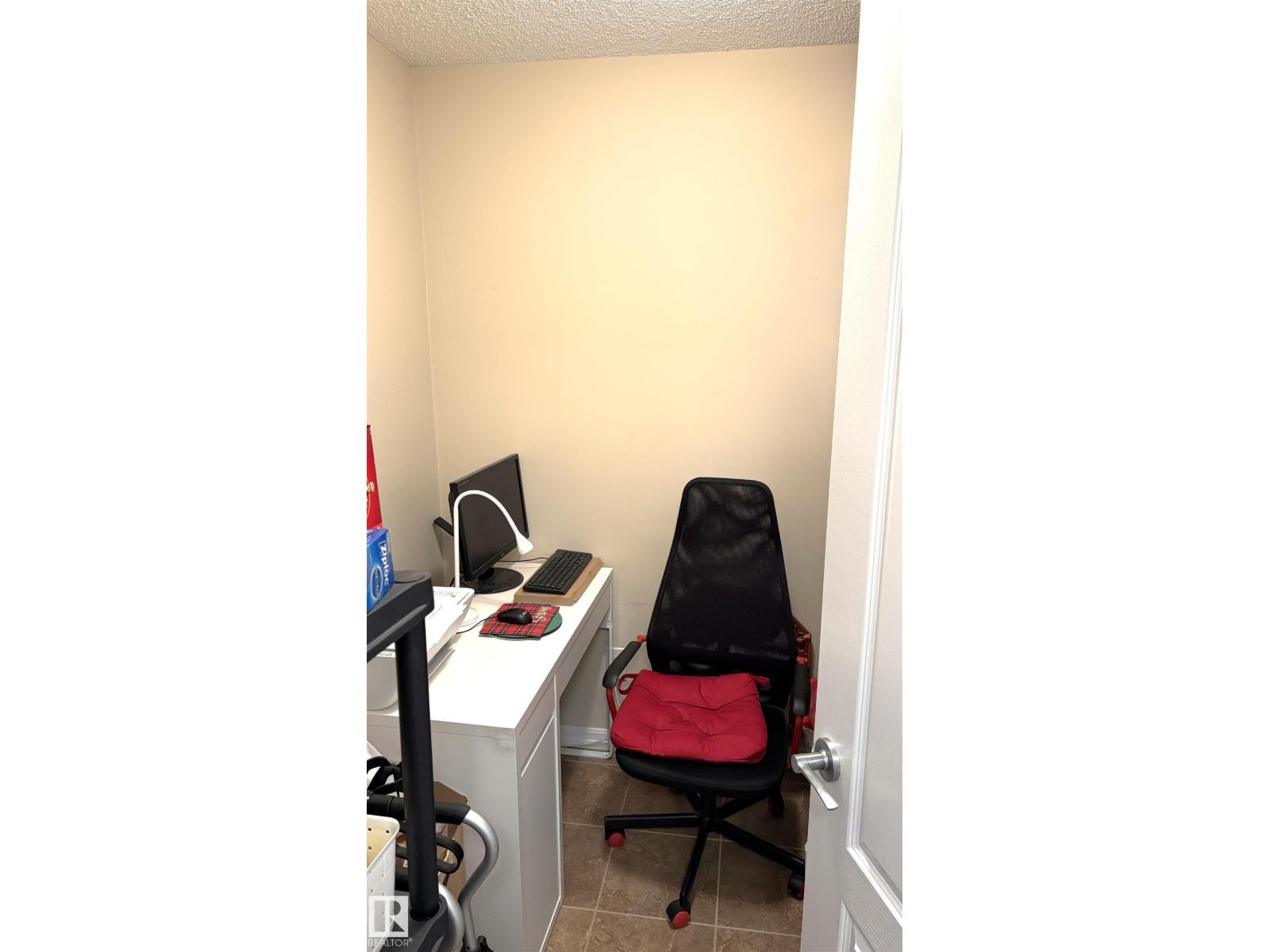 #402 273 CHARLOTTE WY - 19