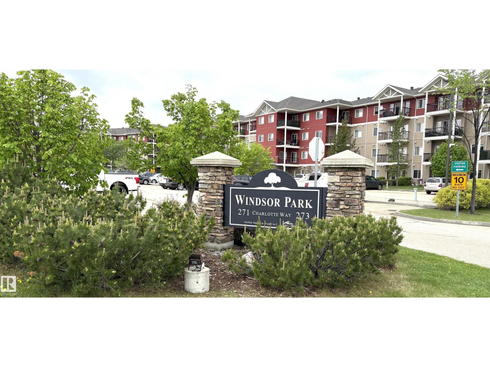 #402 273 CHARLOTTE WY - Image 2