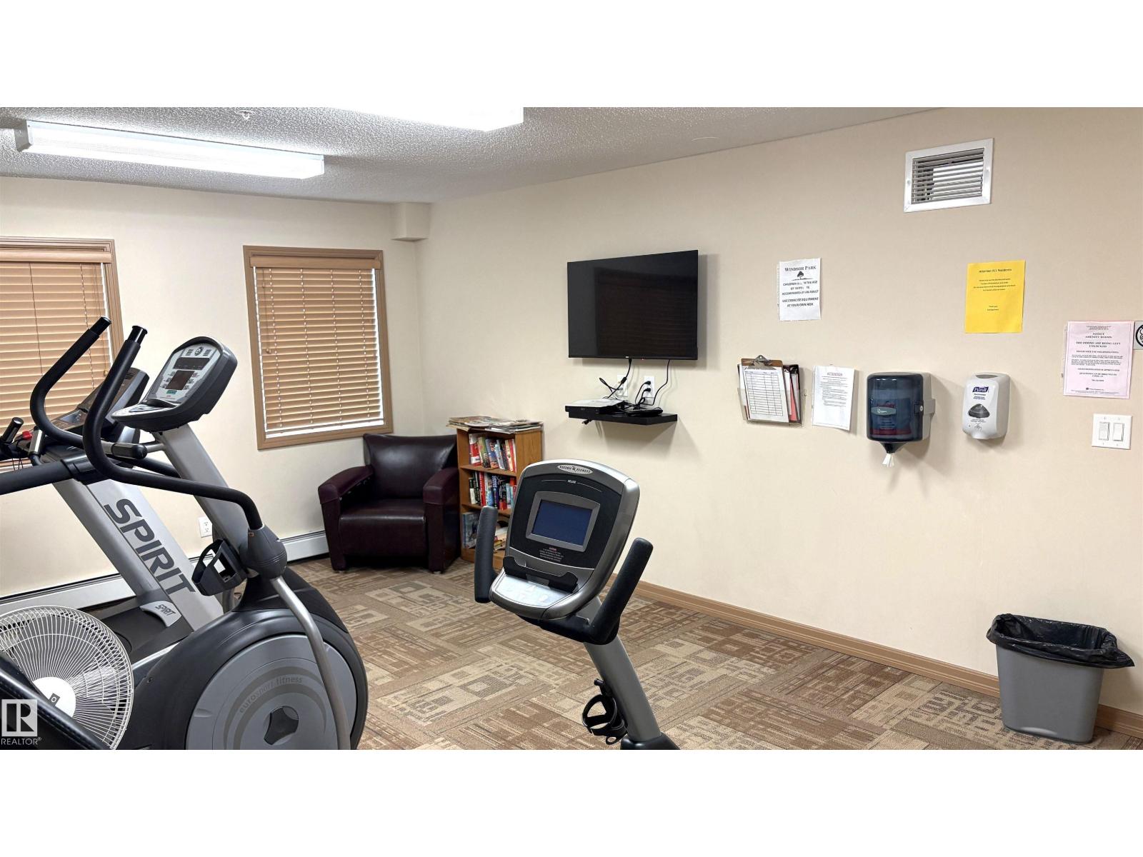 #402 273 CHARLOTTE WY - 25