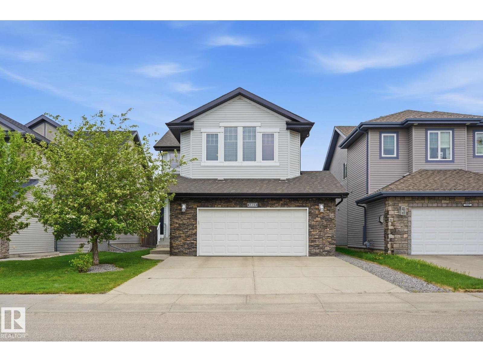 1823 67 ST SW - 1