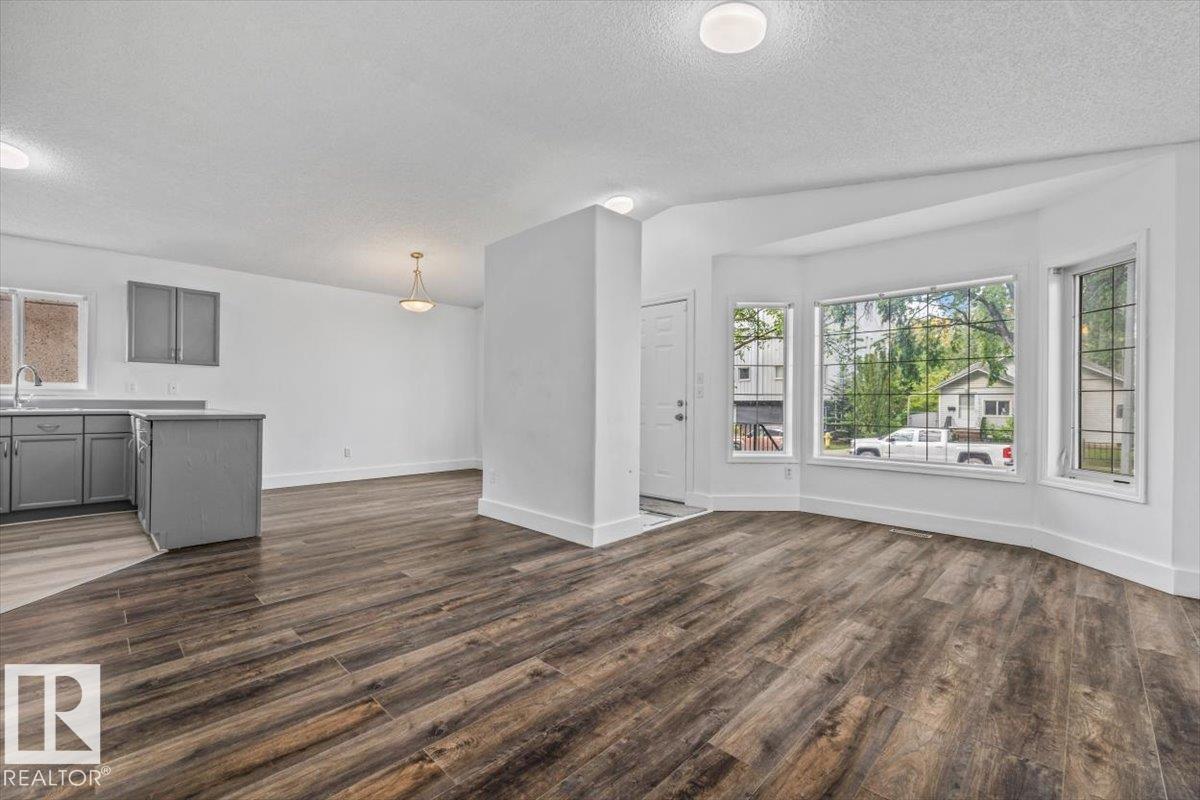 11229 85 ST NW - 10