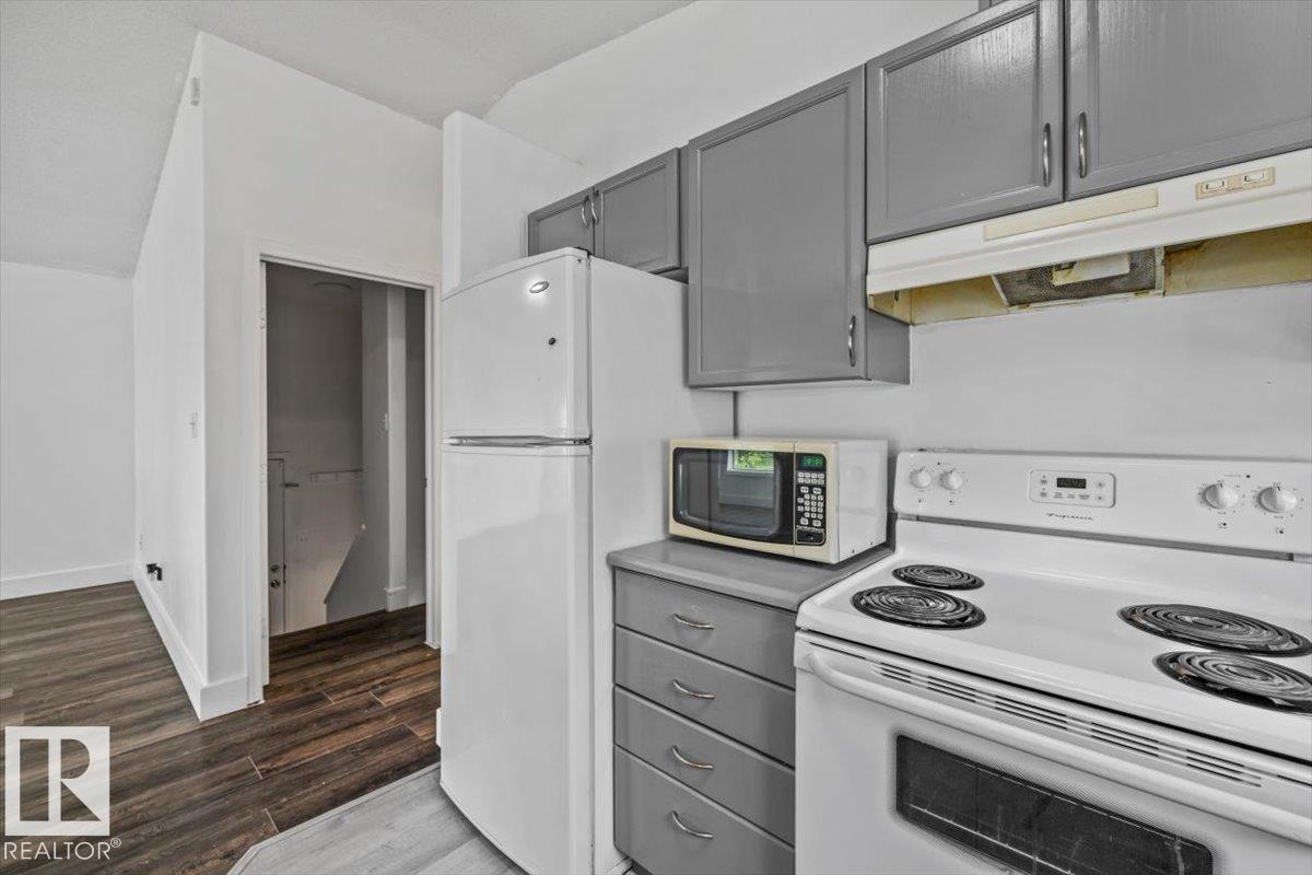 11229 85 ST NW - 14