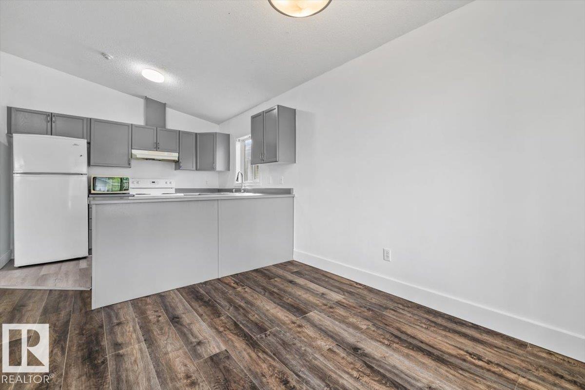 11229 85 ST NW - 16
