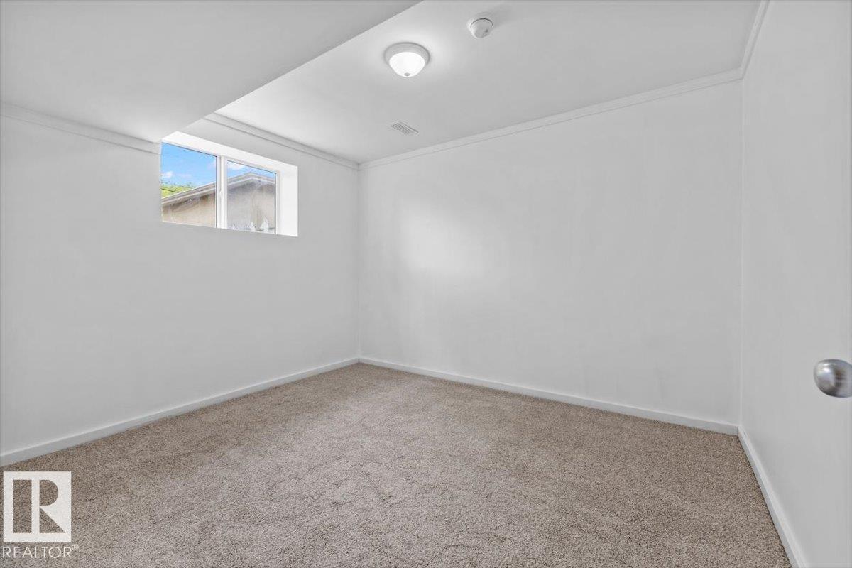 11229 85 ST NW - 32