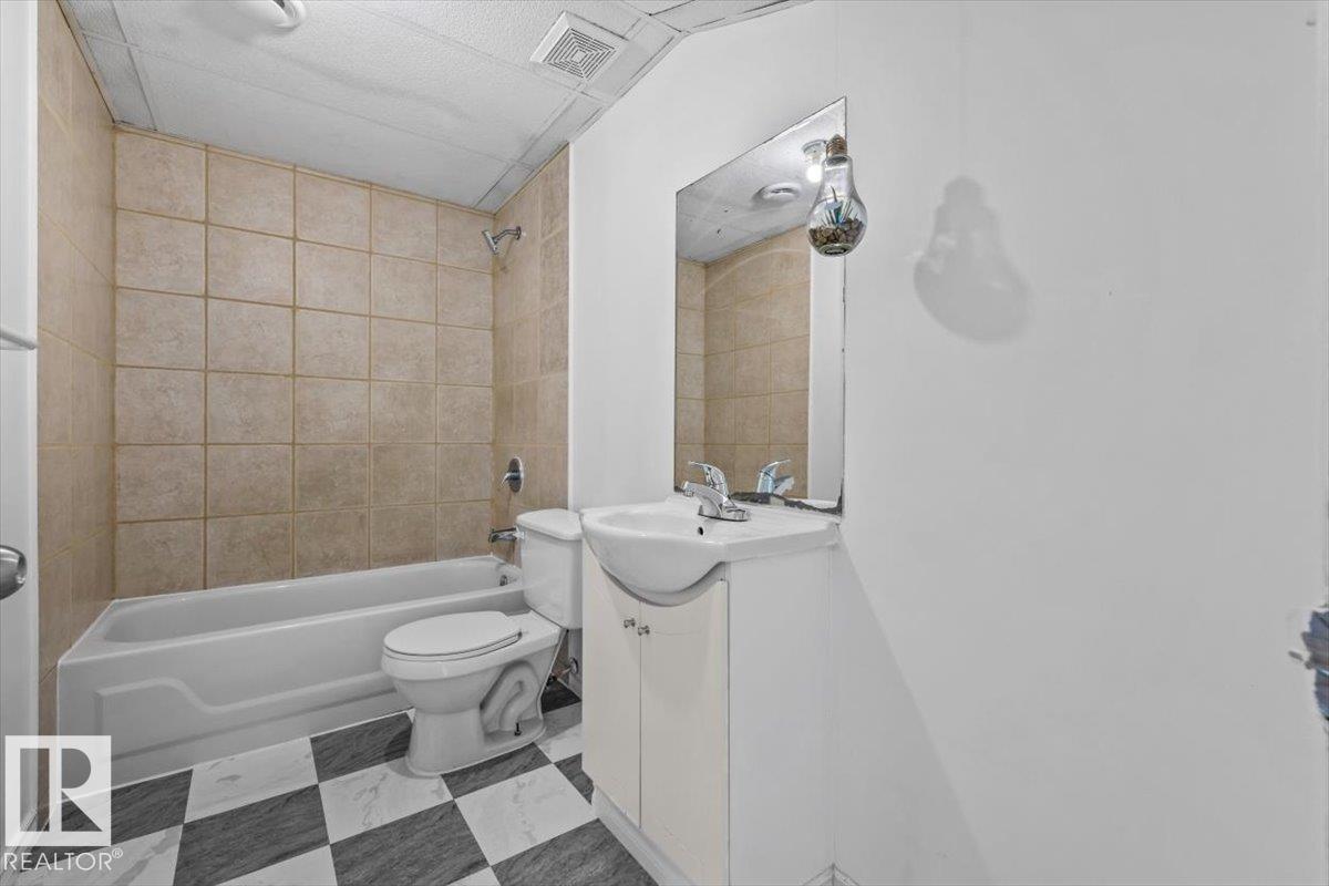 11229 85 ST NW - 35