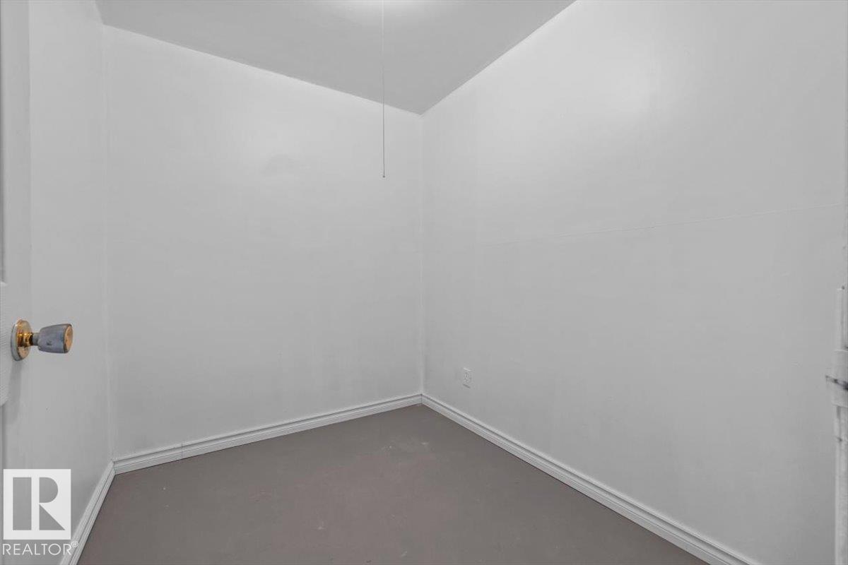11229 85 ST NW - 36