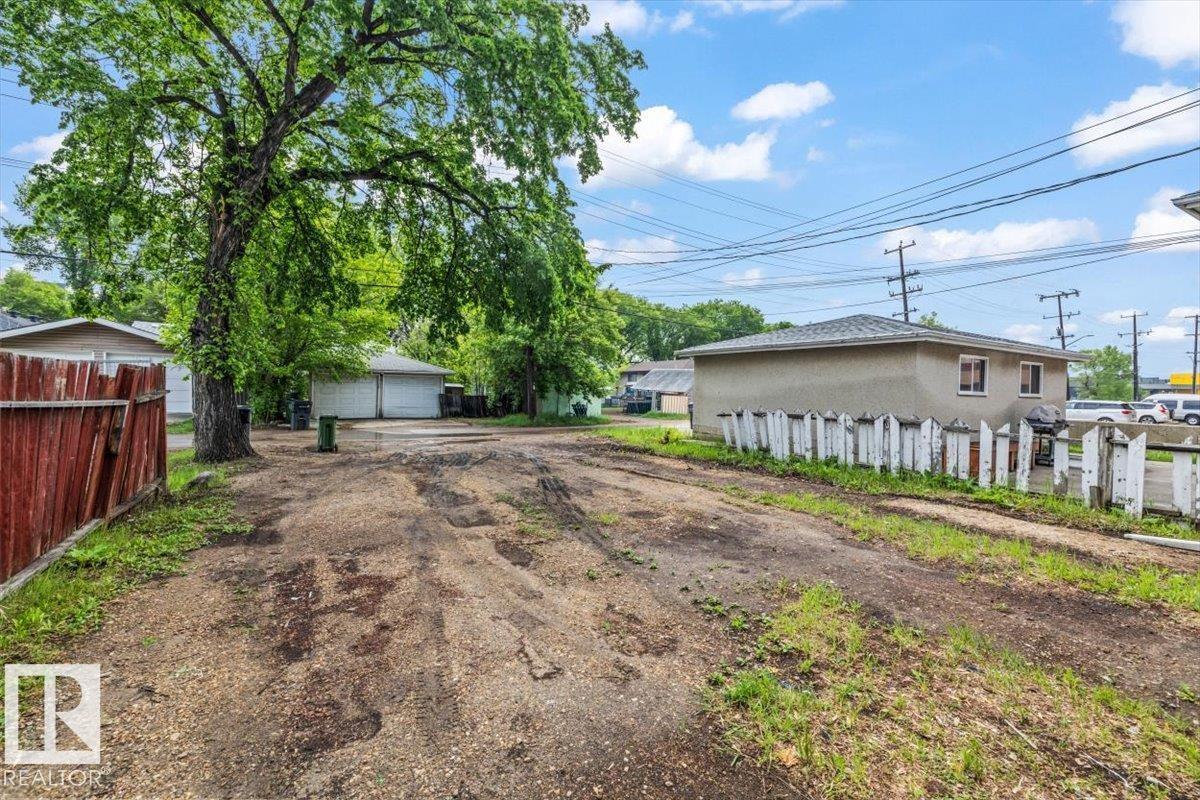 11229 85 ST NW - 39