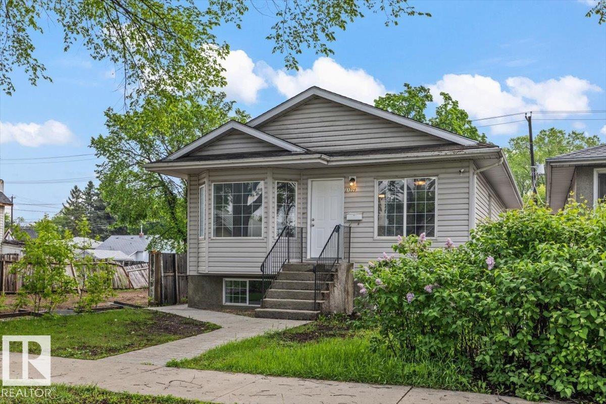 11229 85 ST NW - 40