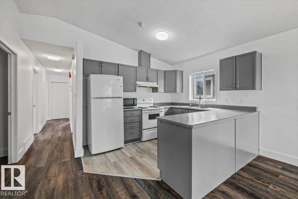 11229 85 ST NW - 6