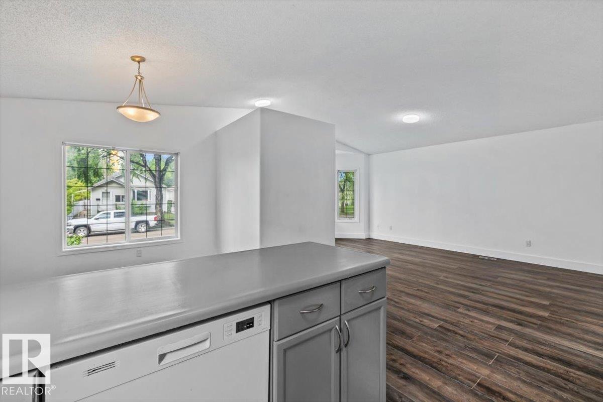 11229 85 ST NW - 7