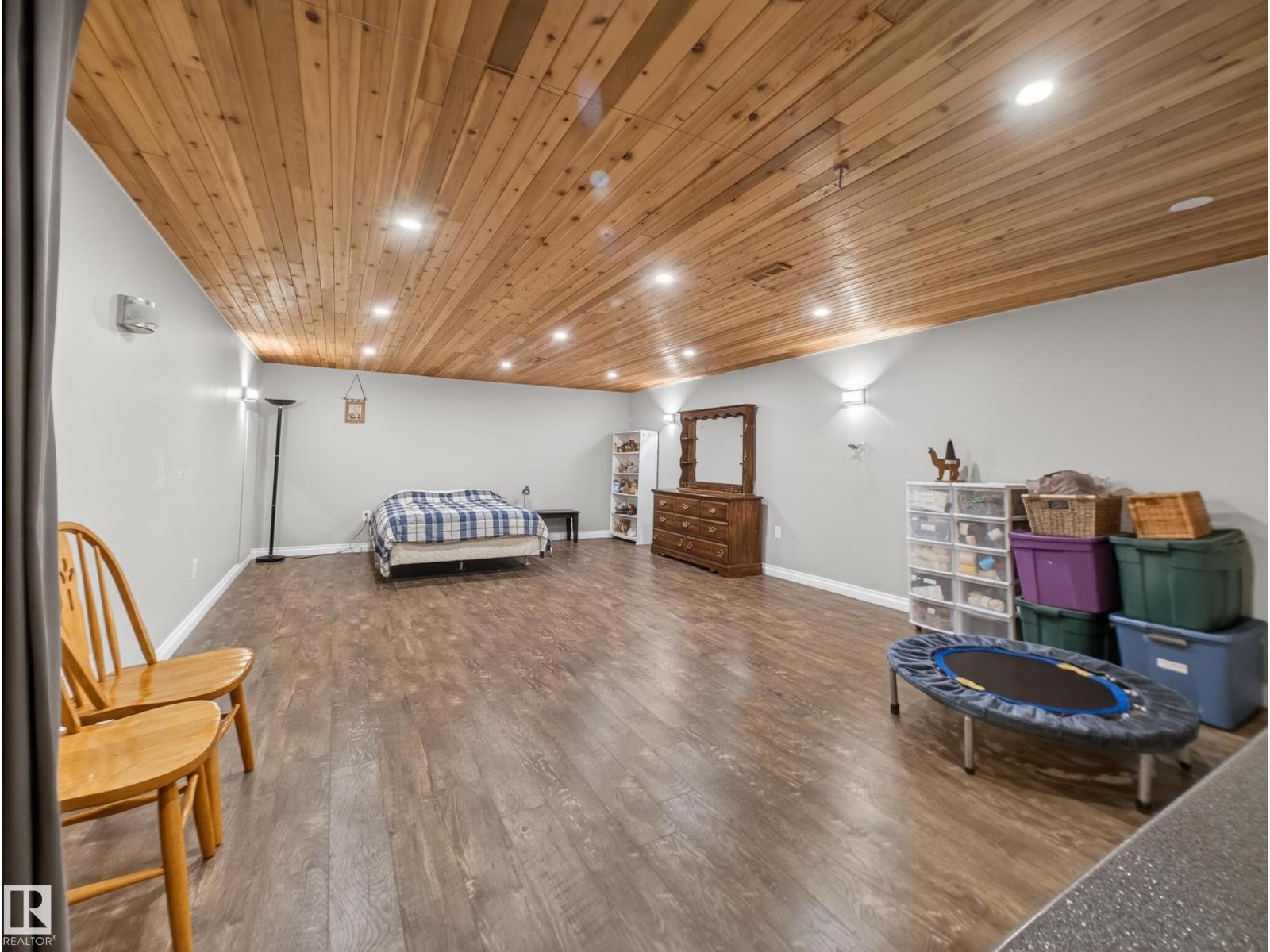 22048 TWP ROAD 522 - 44