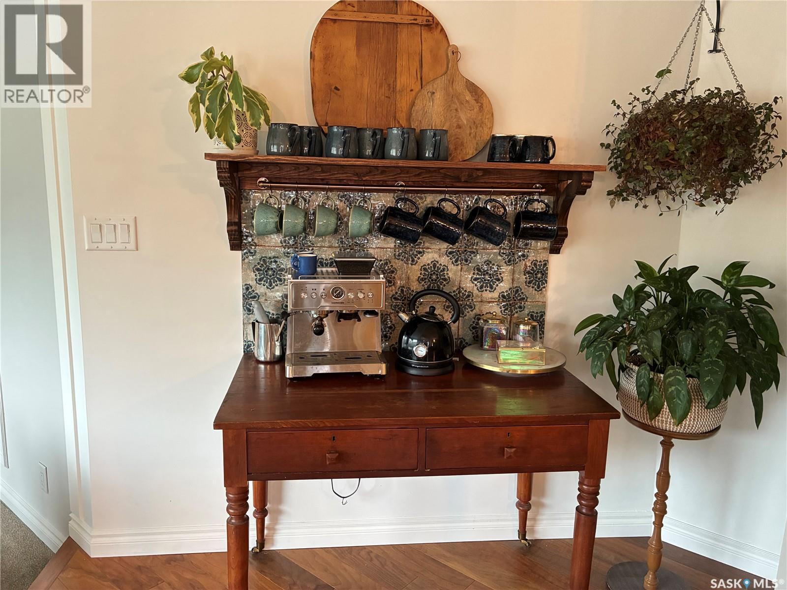 310 Willow STREET E - 13