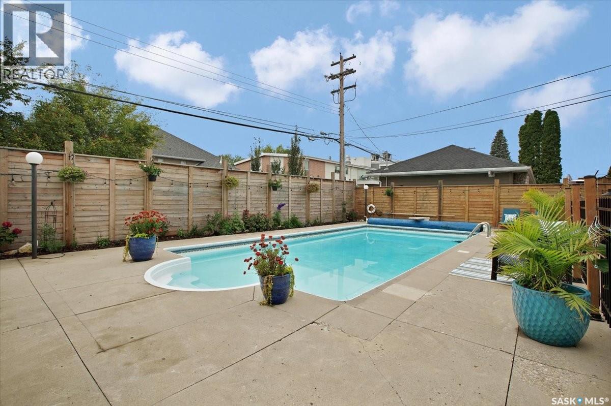 310 Willow STREET E - 38