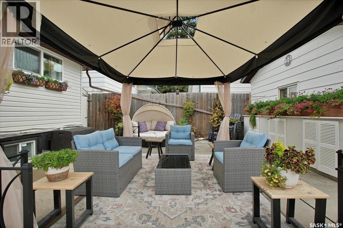 310 Willow STREET E - 43